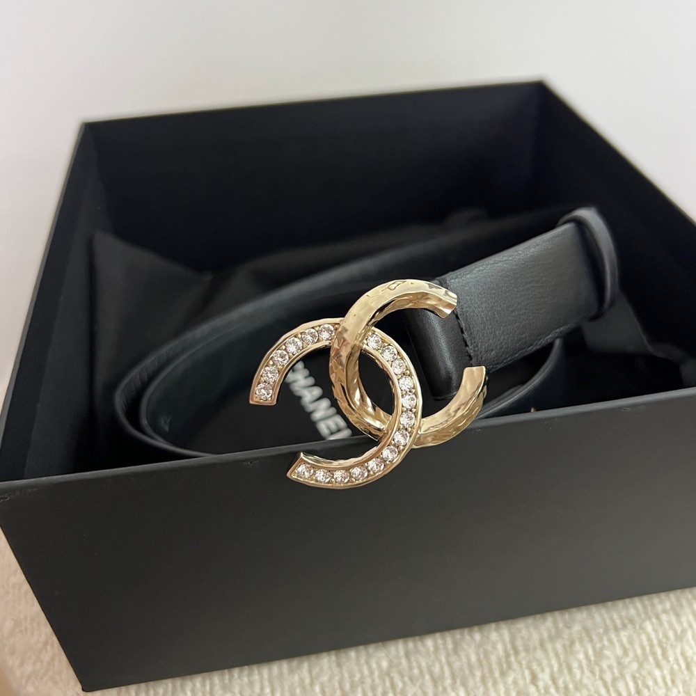 Chanel light gold belt size 70 black leather